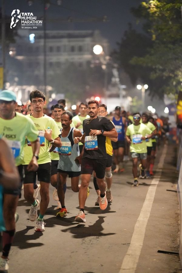Ajay Anand in the early-morning start of the Tata Mumbai Marathon